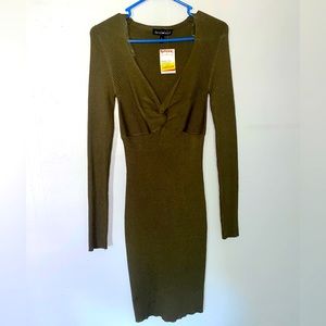 Green women’s dress. Size large. Never worn.